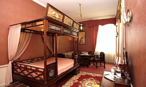 Chateau De Rigny Gray Room photo