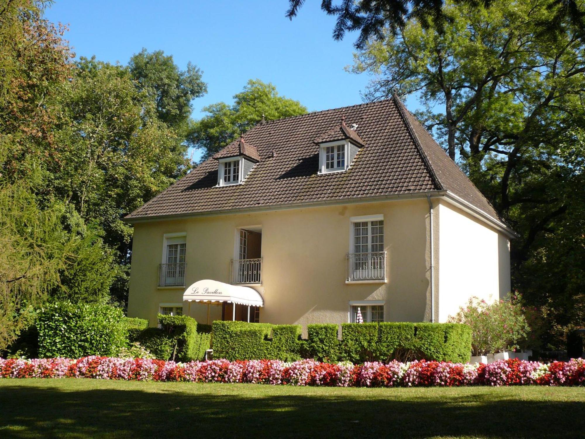 Chateau De Rigny Gray Exterior photo